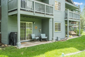 Condo, 2 Bedrooms | Exterior