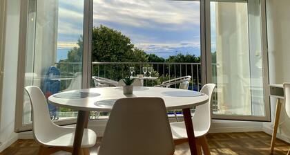 Spacious apartment near the ocean