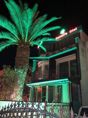 Front of property - Akcay Mas Palmiye Otel (Edremit)