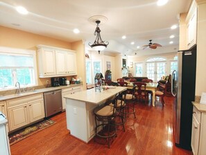 House, Multiple Beds, Private Pool, Garden View | Private kitchen