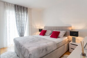 2 bedrooms, iron/ironing board, WiFi, bed sheets - Villa Mira with private swimming pool (Split)