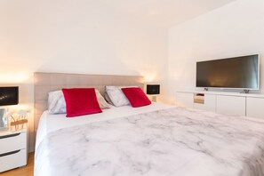 2 bedrooms, iron/ironing board, WiFi, bed sheets - Villa Mira with private swimming pool (Split)