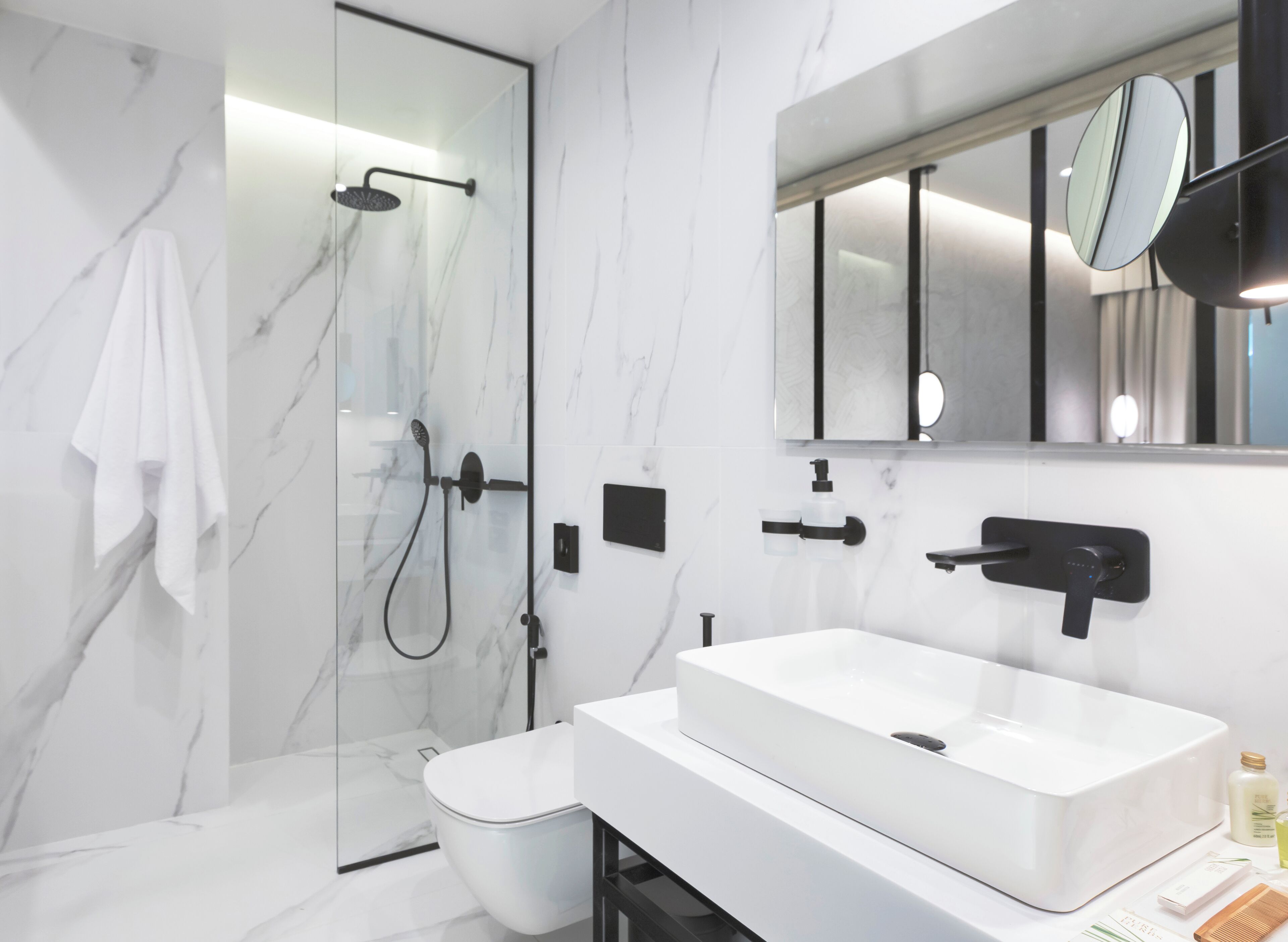 classic triple room | bathroom | free toiletries, hair dryer, slippers, bidet