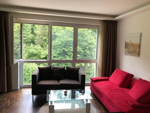 Family Room | Living area | Flat-screen TV - Swiss Star Home (Effretikon)