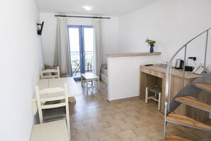 Caja de seguridad en la habitación, cortinas blackout y wifi gratis 