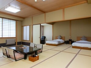 Habitación tradicional, para no fumadores (Japanese Style, 2-8 pax) | Wifi gratis y ropa de cama 