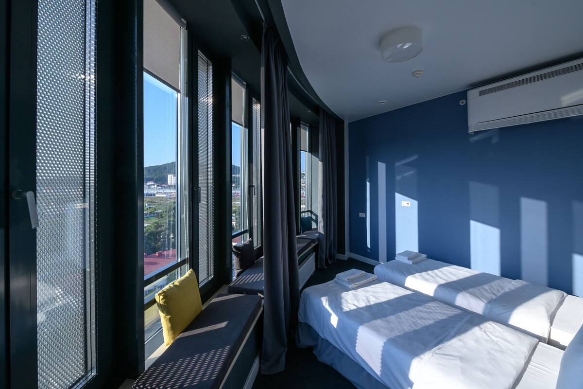 Familienzimmer (6 Adults) | 1 Schlafzimmer, Schreibtisch, kostenloses WLAN, Bettwäsche