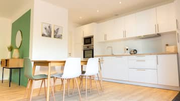 Fridge, microwave, oven, dishwasher