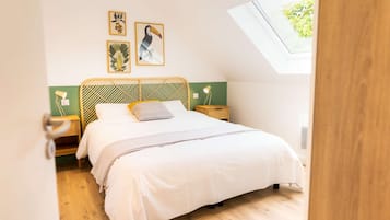 2 bedrooms, iron/ironing board, WiFi, bed sheets