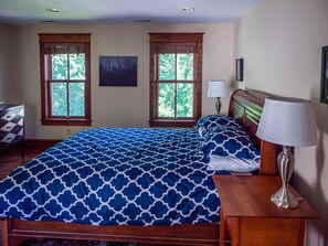 5 bedrooms, desk, iron/ironing board, travel crib - Country Estate in Historic District (Chestertown)