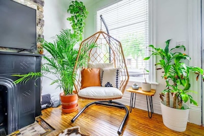 Convention - Pets - Short North -  Parking Free