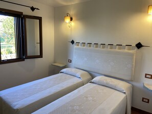 2 bedrooms, iron/ironing board, travel cot, free WiFi