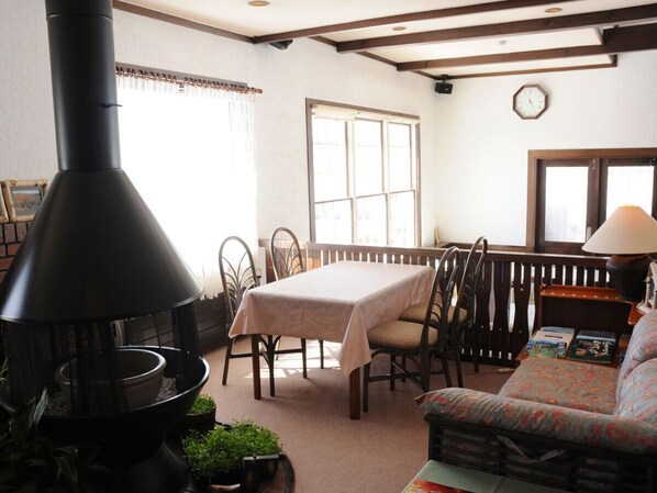 Lounge - Petit Hotel Kanan (Chino)