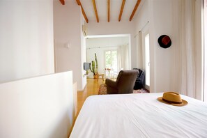 1 bedroom, iron/ironing board, travel cot, free WiFi