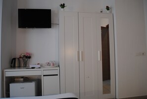 Double Room | Desk, laptop workspace, free WiFi - Molo 5 (Naples)