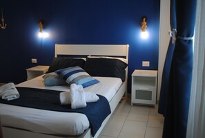 Double Room | Desk, laptop workspace, free WiFi - Molo 5 (Naples)