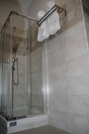 Double Room | Bathroom - Molo 5 (Naples)