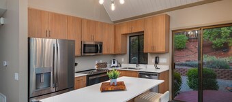 Uptown Chalet @ The Matterhorn Inn