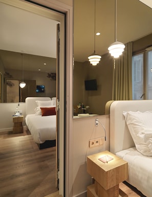 Kamar Quadruple Keluarga | Seprai premium, minibar, brankas, dan didekorasi berbeda-beda