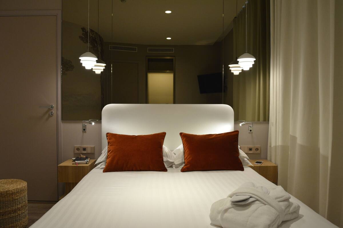 Basic Double Room | Premium bedding, minibar, in-room safe, desk