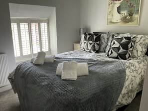 2 bedrooms, iron/ironing board, travel cot, free WiFi