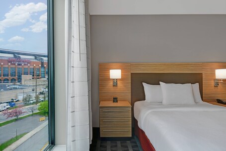 TownePlace Suites by Marriott Indianapolis Downtown - Image 3
