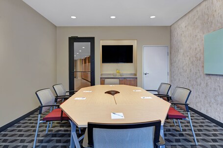 TownePlace Suites by Marriott Indianapolis Downtown - Image 28