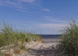 Beach nearby, sun-loungers, beach towels