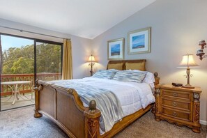 2 bedrooms, iron/ironing board, free WiFi, bed sheets - Seascape Resort in Aptos, Fabulous Ocean View Condo with 2/2.5 and Sleeps 6 (Aptos)