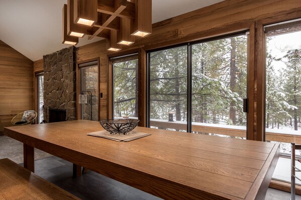 Dining - Walk to village AC+Loft+Sauna+HotTub+SHARC Passes+Pet & Kid Friendly (Sunriver)