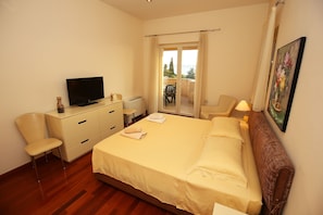 6 bedrooms, iron/ironing board, WiFi, bed sheets - Villa Clara with swimming pool in Zadar- Dalmatia, near the Adriatic sea (Kožino)