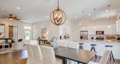 Beautiful 4BR Magnolia House • Walk to Historic St. Augustine & Vilano Beach