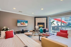 3 bedrooms, desk, iron/ironing board, WiFi