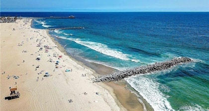 Chic Beachside | BBQ | Fast WiFi - C2