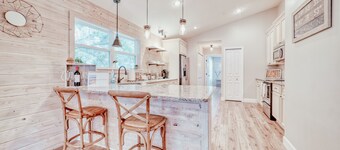 2 Master Suites+ / Steps to Ocean