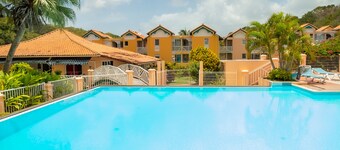 Quiet, airy T2 apartment