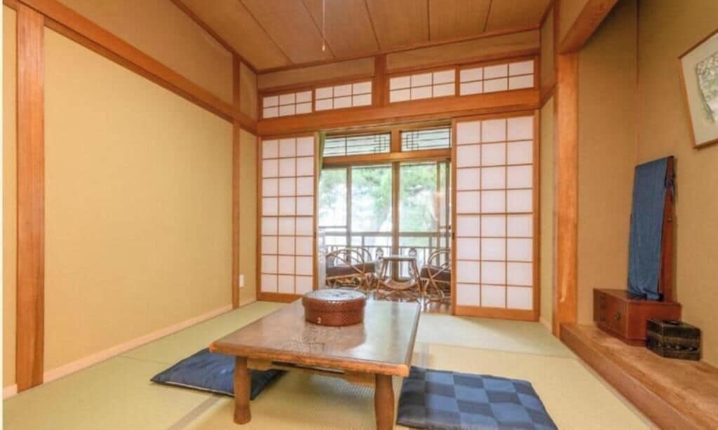 Japanese Twin Room with Shared Bathroom