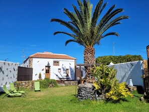 Property grounds - Finca El Poleo with pool and sea view (Icod de los Vinos)