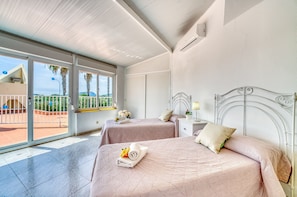 4 Schlafzimmer, Zimmersafe, BĂŒgeleisen/BĂŒgelbrett, kostenloses WLAN