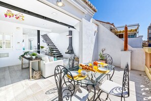Outdoor dining - Noemi Centro - Penthouse in Malaga Centre (Málaga)