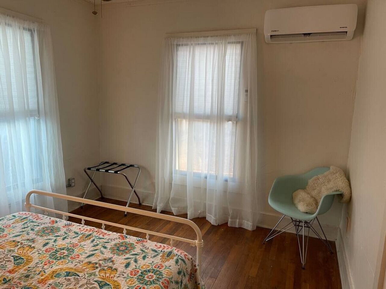 2 habitaciones, escritorio, tabla de planchar con plancha y wifi 