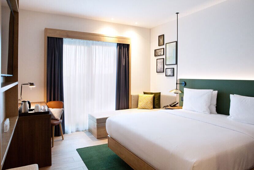 Room, 1 King Bed | In-room safe, desk, laptop workspace, blackout drapes