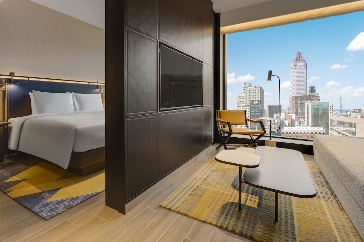 suite, 1 king bed | 1 bedroom, minibar, in-room safe, laptop workspace