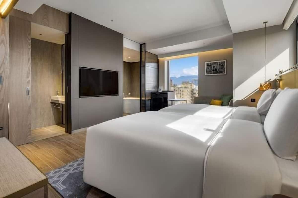 1 bedroom, minibar, in-room safe, laptop workspace