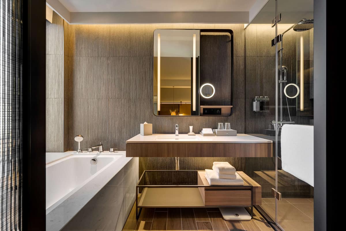 separate bathtub and shower, rainfall showerhead, free toiletries