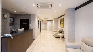 Lobby sitting area - Plaza In Namba Minami (Osaka)