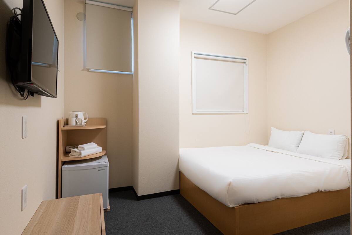 Double Room, Non Smoking | WiFi (free), bed sheets