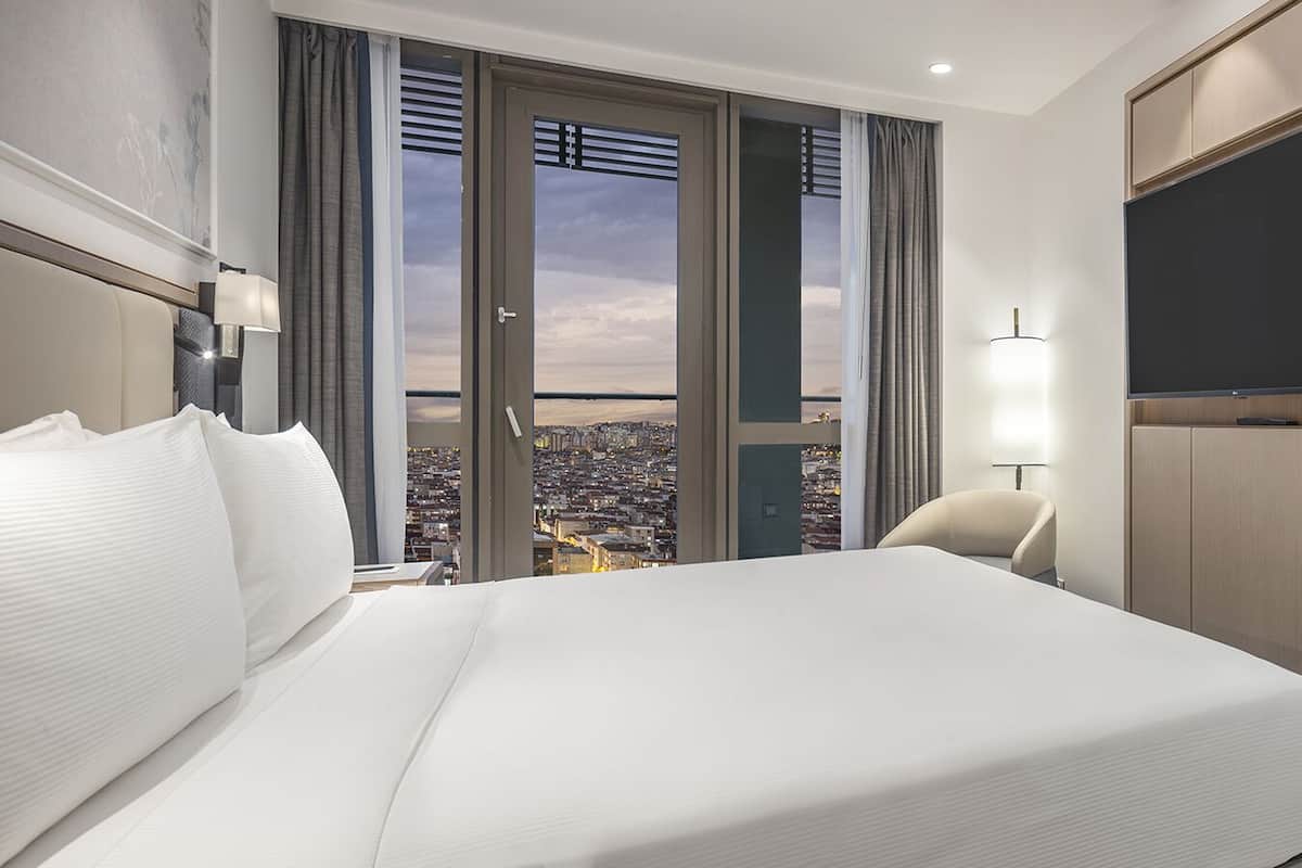 Family Room, 1 King Bed, Terrace