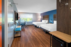 Room, 2 Queen Beds, Accessible (Roll-In Shower)
