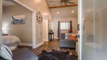 1 Schlafzimmer, kostenloses WLAN, Bettwäsche, Rollstuhlgeeignet